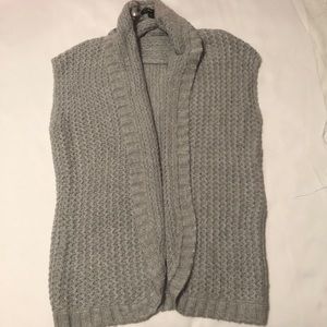 ✨4/$25✨ NWOT Mossimo Grey Cardigan Sweater/Vest - Size Medium